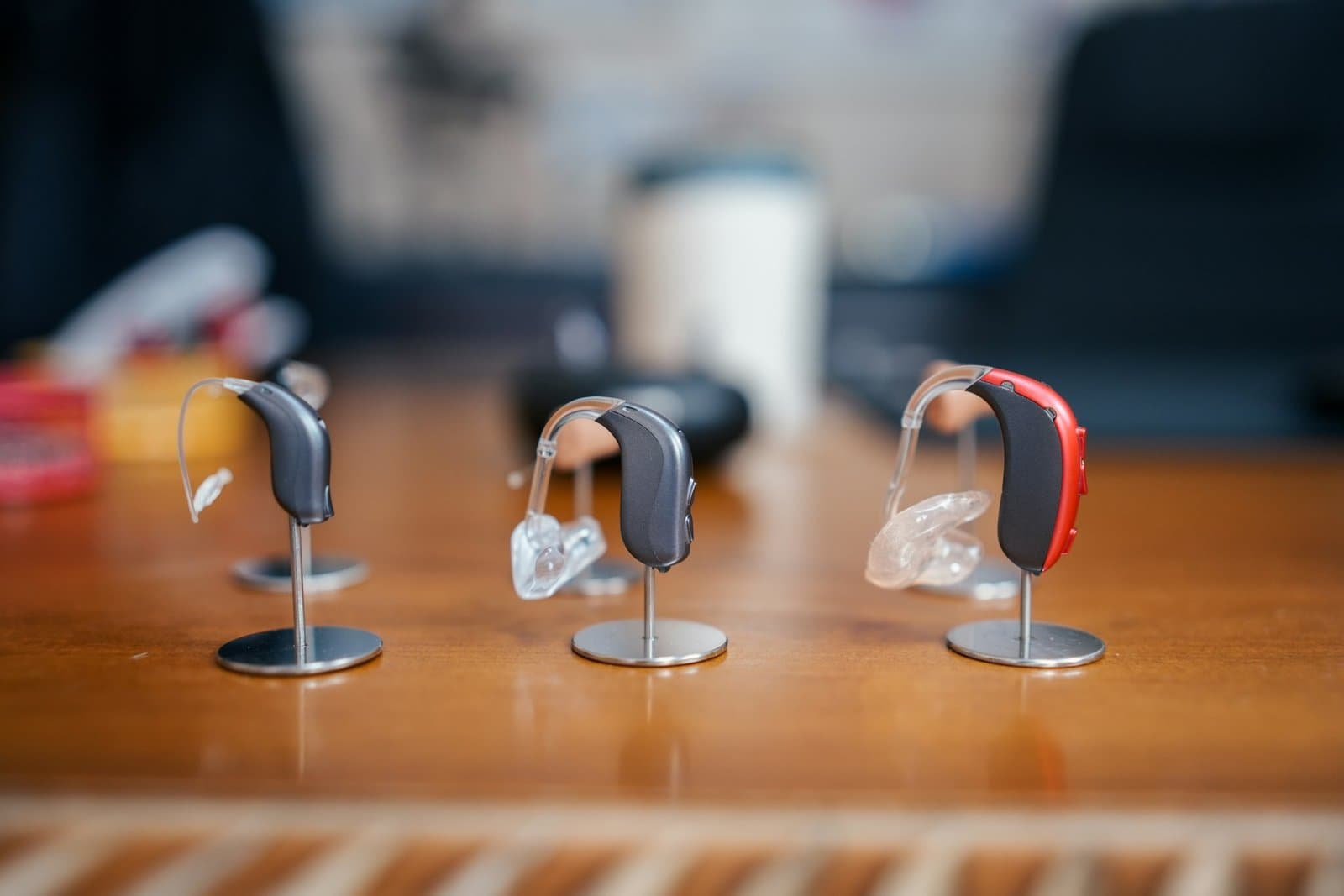 Rechargeable vs. Battery Hearing Aids: Which Is Easier to Use?